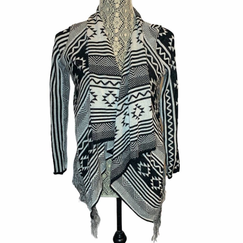 3/$30🛍 New Women Design Tribal Print Cardigan S